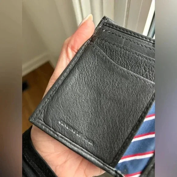 Vintage Genuine Leather Tommy Hilfiger Wallet - Picture 2 of 4